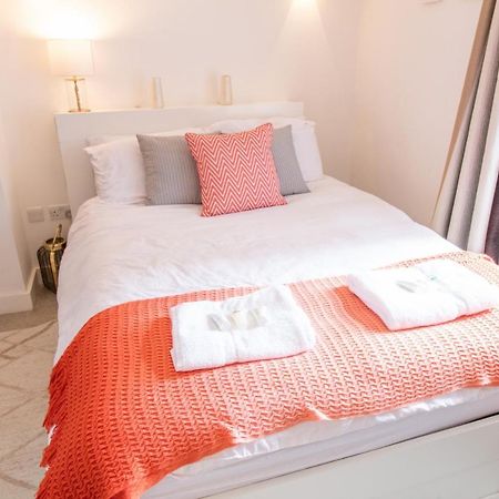 The New52 Oxford By 360Stays - Bespoke 2 Bed Luxury Apartment In The Heart Of Oxford City Centre With Parking Eksteriør billede
