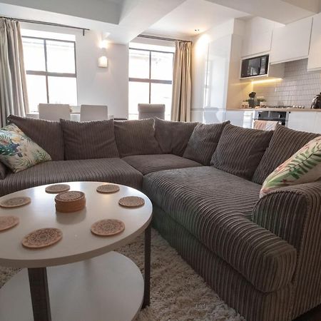 The New52 Oxford By 360Stays - Bespoke 2 Bed Luxury Apartment In The Heart Of Oxford City Centre With Parking Eksteriør billede