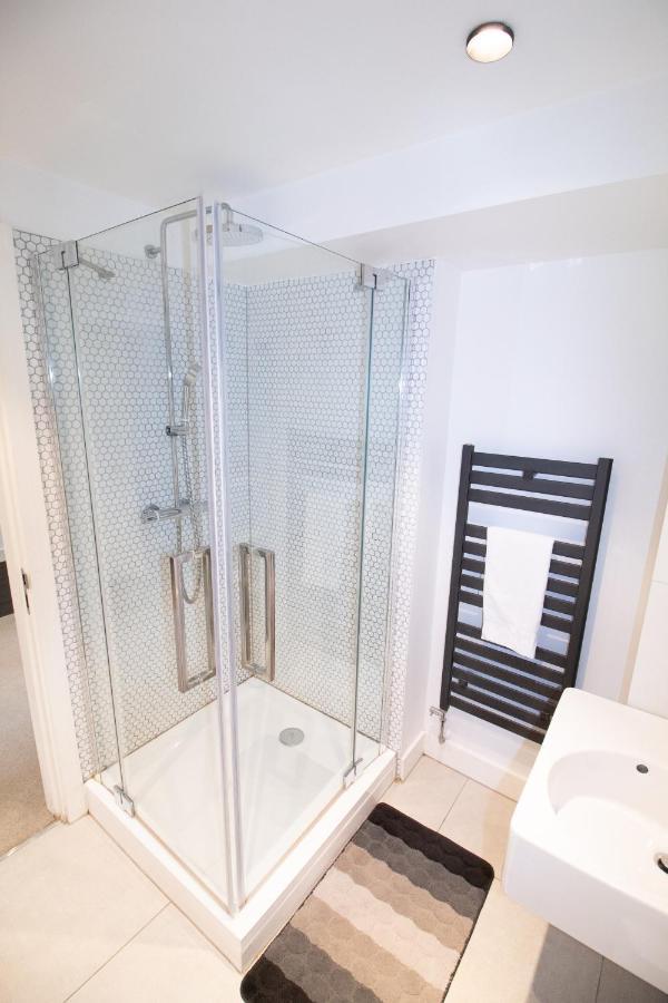 The New52 Oxford By 360Stays - Bespoke 2 Bed Luxury Apartment In The Heart Of Oxford City Centre With Parking Eksteriør billede